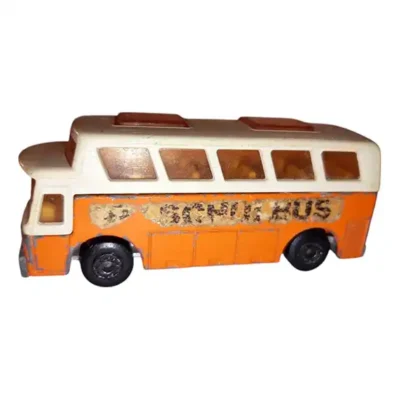 <span class='esconder'>1981 </span>Airport Coach